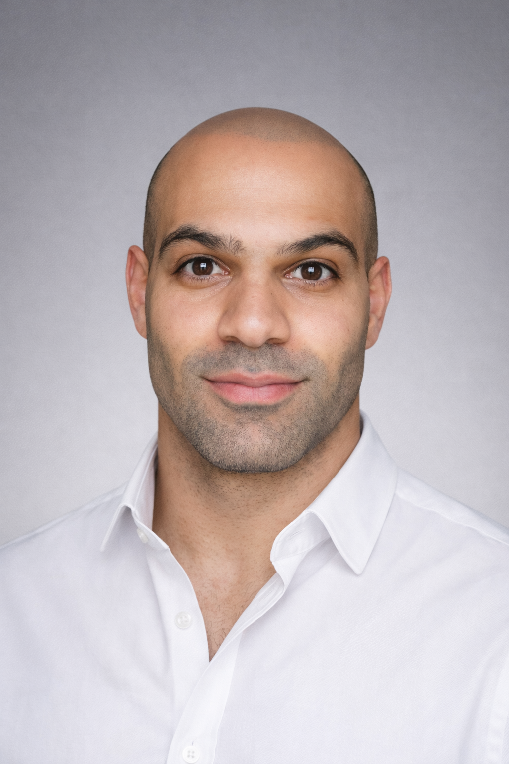 Portrait of Dr Andrew Mekhail